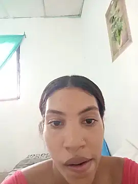 Snapshot of ginevere_20 chatting on 16, 5, 2026 ginevere 20 online show from 16, 5, 2026