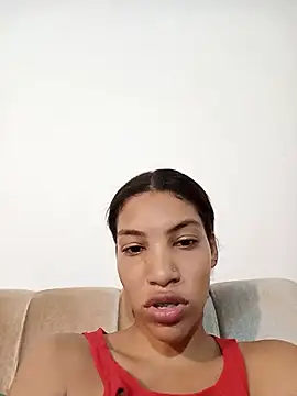 Snapshot of ginevere_20 chatting on 24, 5, 2026 ginevere 20 online show from 24, 5, 2026