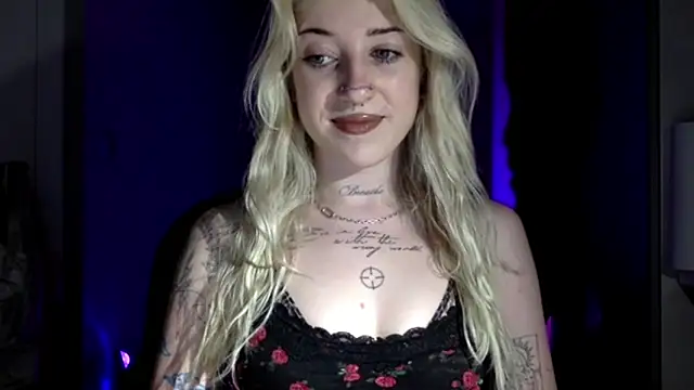 Snapshot of EmmyWet chatting on 20, 6, 2026 EmmyWet online show from 20, 6, 2026