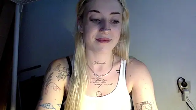 Snapshot of EmmyWet chatting on 23, 6, 2026 EmmyWet online show from 23, 6, 2026