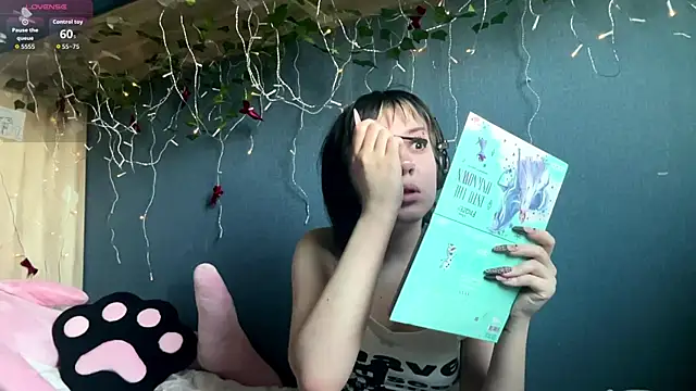 AueshaSimon online show from 4, 4, 2026