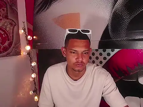 Snapshot of MarioChams chatting on 4, 3, 2026 MarioChams online show from 4, 3, 2026