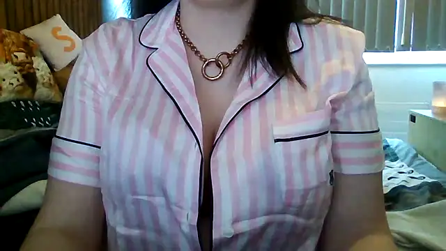 Snapshot of StaceyXOXO chatting on 27, 2, 2026 StaceyXOXO online show from 27, 2, 2026