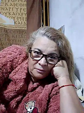 momismilf544 online show from 17, 5, 2026