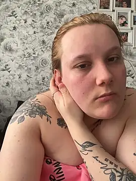 Snapshot of SassieBlondie chatting on 1, 3, 2026 SassieBlondie online show from 1, 3, 2026