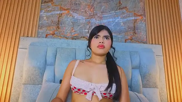 Snapshot of Katty_Roose2 chatting on 8, 4, 2026 Katty Roose2 online show from 8, 4, 2026