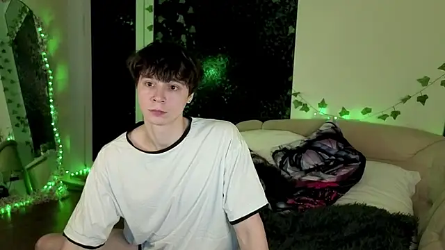 AnthonyCuutie online show from 15, 4, 2026