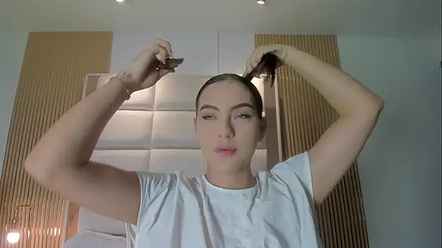 Megaan Rousee online show from 4, 3, 2026