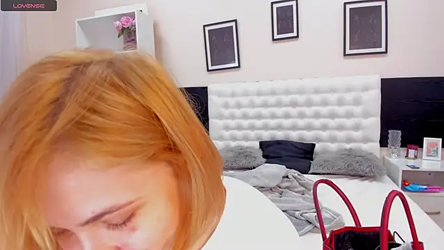 DellaRows online show from 15, 4, 2026