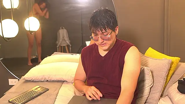 Mia and Belmonth online show from 25, 3, 2026