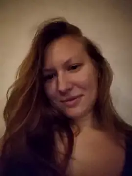 August Shine online show from 31, 3, 2026