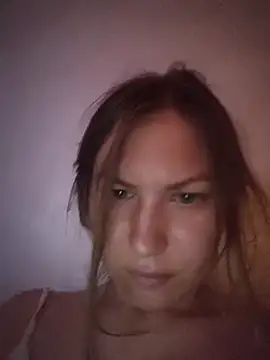 Snapshot of August_Shine chatting on 7, 5, 2026 August Shine online show from 7, 5, 2026