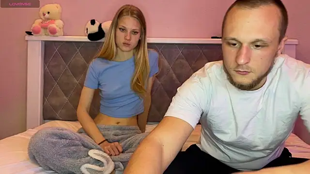 Snapshot of lion_and_kittyy chatting on 9, 4, 2026 lion and kittyy online show from 9, 4, 2026