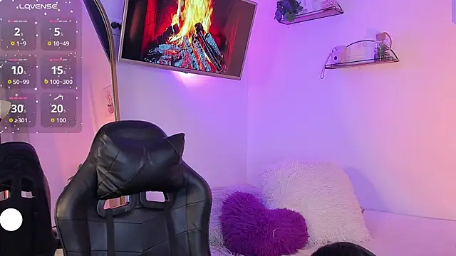 AlaiaRogers online show from 31, 7, 2026