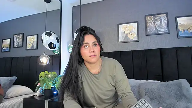 Snapshot of alejandra__garcia chatting on 3, 7, 2026 alejandra garcia online show from 3, 7, 2026