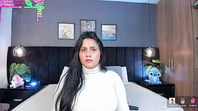 Snapshot of alejandra__garcia chatting on 5, 7, 2026 alejandra garcia online show from 5, 7, 2026