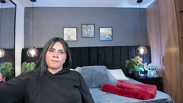 Snapshot of alejandra__garcia chatting on 8, 7, 2026 alejandra garcia online show from 8, 7, 2026