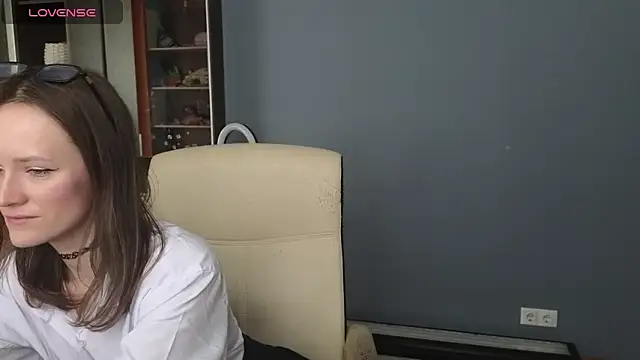 Tender Swan online show from 18, 3, 2026