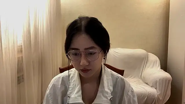 Snapshot of SolvedGlobe chatting on 11, 5, 2026 SolvedGlobe online show from 11, 5, 2026