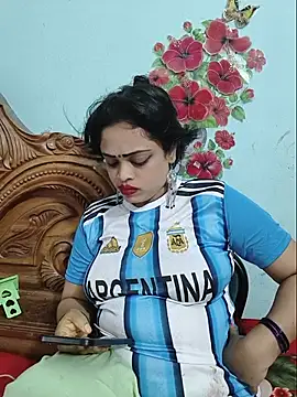 Snapshot of Beauty-3 chatting on 8, 7, 2026 Beauty-3 online show from 8, 7, 2026