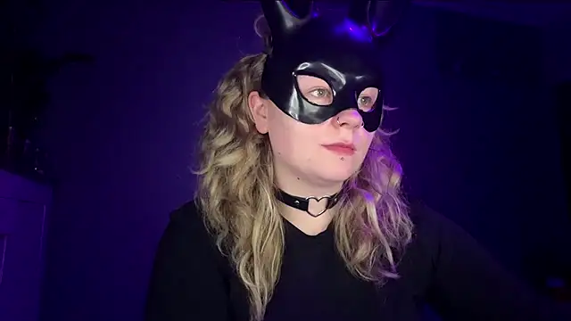Snapshot of YoungAlina chatting on 7, 5, 2026 YoungAlina online show from 7, 5, 2026