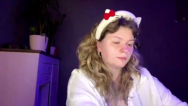 Snapshot of YoungAlina chatting on 23, 5, 2026 YoungAlina online show from 23, 5, 2026