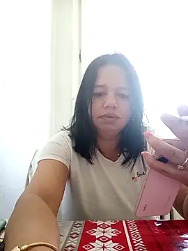 Snapshot of roxana_e43 chatting on 26, 4, 2026 roxana e43 online show from 26, 4, 2026