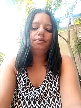 Snapshot of roxana_e43 chatting on 26, 6, 2026 roxana e43 online show from 26, 6, 2026