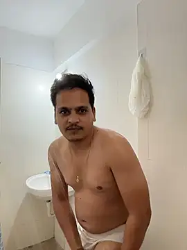 Snapshot of the_guy_u_desire chatting on 15, 3, 2026 the guy u desire online show from 15, 3, 2026