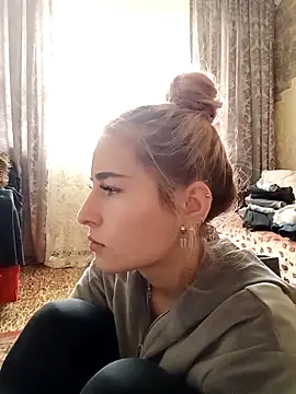 Snapshot of Dlyara chatting on 2, 3, 2026 Dlyara online show from 2, 3, 2026