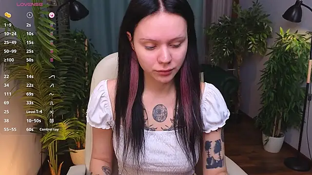 kittenlolla online show from 2, 4, 2026