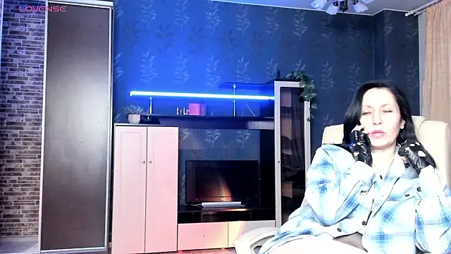 Lucky Milf online show from 7, 3, 2026