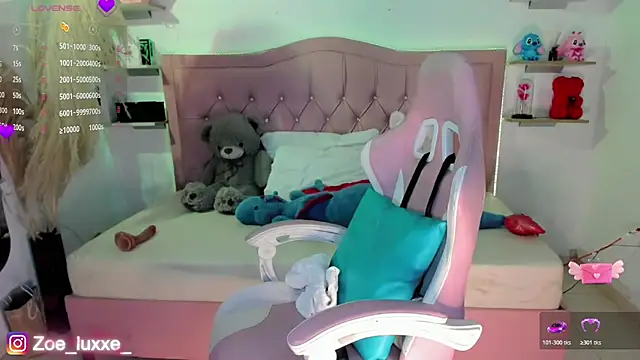 Snapshot of Zoe_Luxxe_ chatting on 14, 7, 2026 Zoe Luxxe online show from 14, 7, 2026