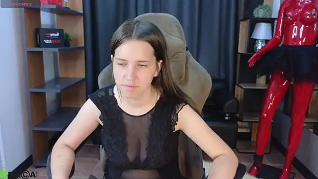 Snapshot of Molly_Miavka chatting on 19, 6, 2026 Molly Miavka online show from 19, 6, 2026