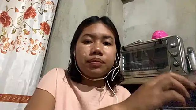 Snapshot of MatildaMozick chatting on 3, 3, 2026 MatildaMozick online show from 3, 3, 2026