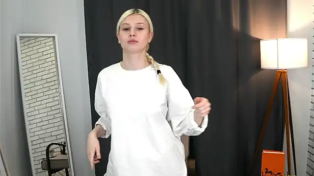 Snapshot of LorisBoster chatting on 3, 3, 2026 LorisBoster online show from 3, 3, 2026