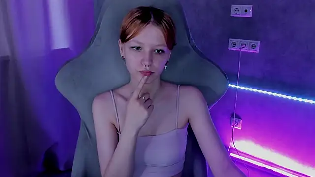 Emma Dusk online show from 15, 7, 2026