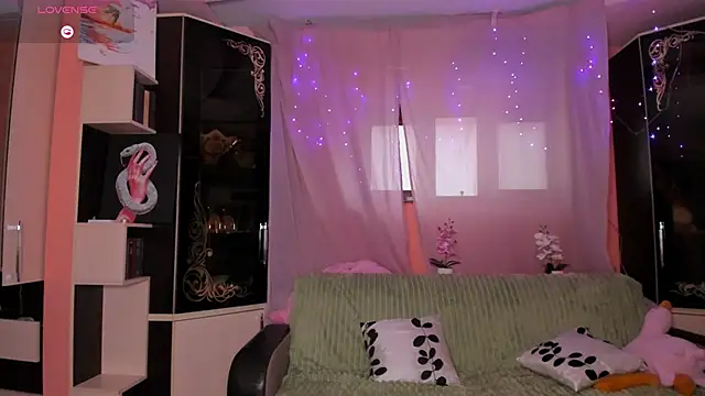 Luna Reid online show from 22, 5, 2026