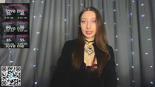 Emma Willson online show from 26, 4, 2026