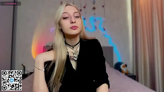 Snapshot of Emma_Willson chatting on 30, 7, 2026 Emma Willson online show from 30, 7, 2026
