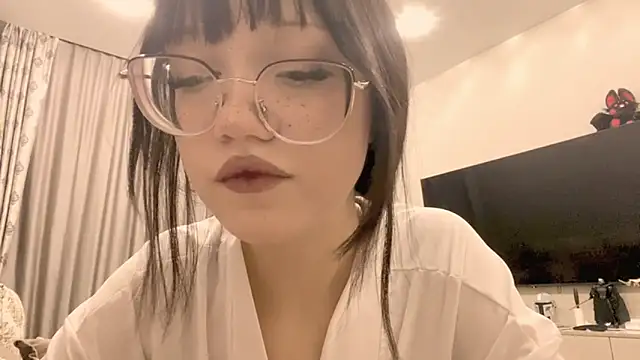 Snapshot of LoidaTrytten chatting on 3, 3, 2026 LoidaTrytten online show from 3, 3, 2026