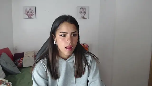  chloe 1 online show from 30, 3, 2026