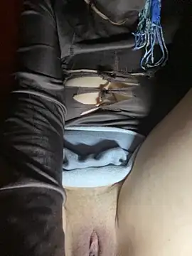 BatGirl68 online show from 4, 3, 2026