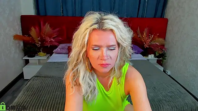Snapshot of Ledi_Luna chatting on 24, 4, 2026 Ledi Luna online show from 24, 4, 2026
