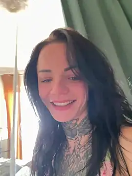 SkinnyLilly online show from 16, 4, 2026