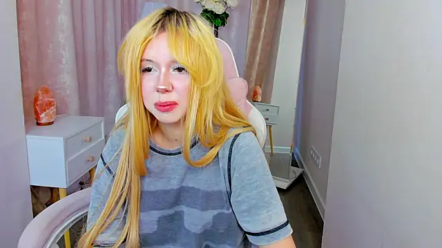 Snapshot of Edna_Martin chatting on 6, 5, 2026 Edna Martin online show from 6, 5, 2026