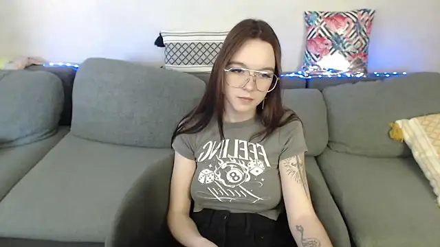 SunyLily online show from 18, 4, 2026