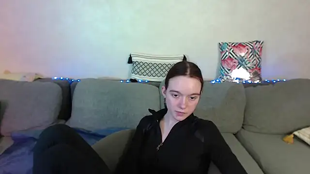 SunyLily online show from 25, 4, 2026