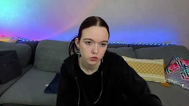 Snapshot of SunyLily chatting on 8, 5, 2026 SunyLily online show from 8, 5, 2026