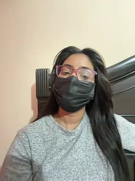 Snapshot of nikki_catz chatting on 7, 7, 2026 nikki catz online show from 7, 7, 2026